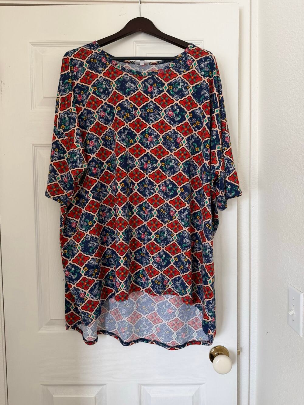 LuLaRoe Irma Tunic Top 3XL Navy Red Geometric Floral High Low Hem